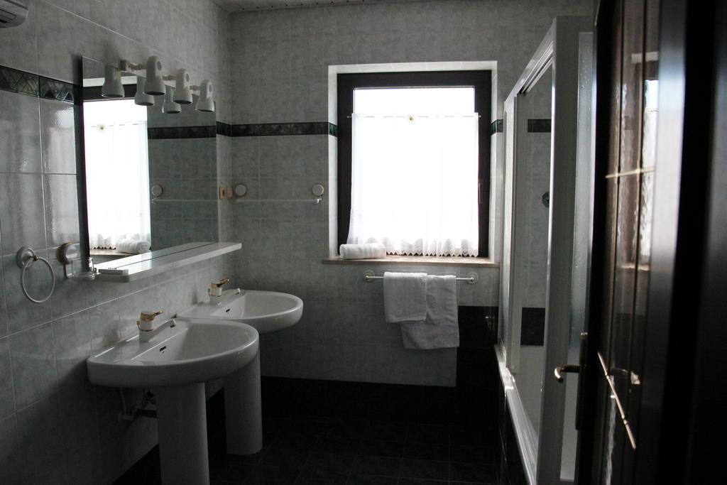 Lake House Apartment Medvode Exterior foto